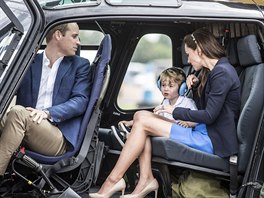 Princ William, princ George a vévodkyn Kate na letiti RAF Fairford (8....