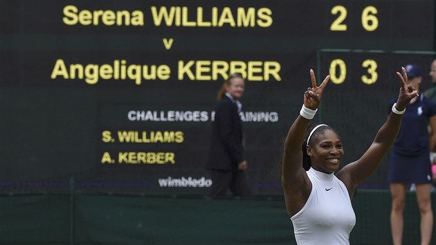 VTZKA. Amerianka Serena Williamsov porazila ve finle Wimbledonu Nmku Angelique Kerberovou.
