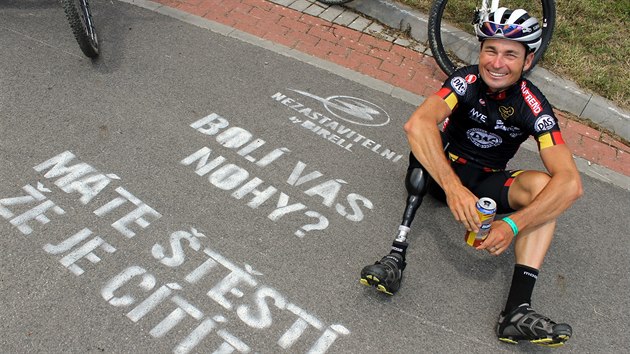 Cyklista Ji Jeek je patronem projektu Nezastaviteln, kter pome jedencti hendikepovanm z eska i Slovenska.