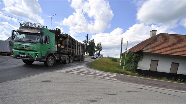 Silnii pipravuj pestavbu kiovatky Kasrna na okrun. Nen vak jist, zda k pravm dojde u pt rok, letos by vak u mlo bt vykoupeno staven vpravo, kter dosud pebudovn brnilo.