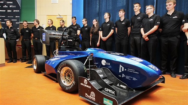 UWB Racing Team Pilsen pedstavil novou formuli z dlny student Zpadoesk univerzity v Plzni.