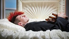 I pohřebnictví je byznys. Jeho trh se rozvíjí jako jiné a odejít ze světa už... I pohřebnictví je byznys. Jeho trh se rozvíjí jako jiné a odejít ze světa už...
