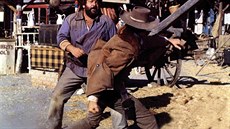 Bud Spencer pivezl na Divoký západ legraci. Film Buddy míí na Západ vznikl v...