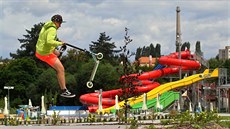 areál V současném chladnějším počasí využívají lidé v turnovském areálu místo... areál V současném chladnějším počasí využívají lidé v turnovském areálu místo...