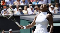 Americká tenistka Serena Williamsová si zahraje o sedmý titul ve Wimbledonu.