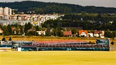 Konená stanice metra Letany, kritizovaná pro svou polohu uprosted polí,...