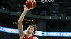 Cedi Osman z Turecka zakonuje na kanadský ko.