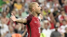 KDO JE KRÁL? Ricardo Quaresma se raduje v utkání Portugalska proti Polsku ve...