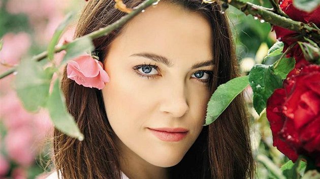 Kateřina Sokolová na obálce Magazínu DNES (14. července 2016) Kateřina Sokolová na obálce Magazínu DNES (14. července 2016)