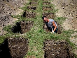 Na výroí masakru ve Srebrenici bylo pohbeno 127 nov identifikovaných obtí....