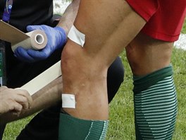MARNÁ SNAHA. Lékai se pokoueli Ronaldovi koleno zafixovat, na chvíli se...