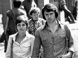 Marta Vanurová a Vlastimil Harapes ve filmu Den pro mou lásku (1976)