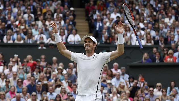 Tenista Andy Murray vyhrl podruh v karie Wimbledon.