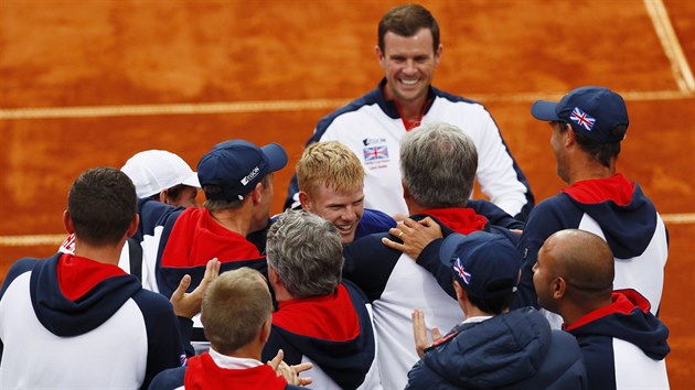Radost britsk laviky po postupu do semifinle tenisovho Davis Cupu.