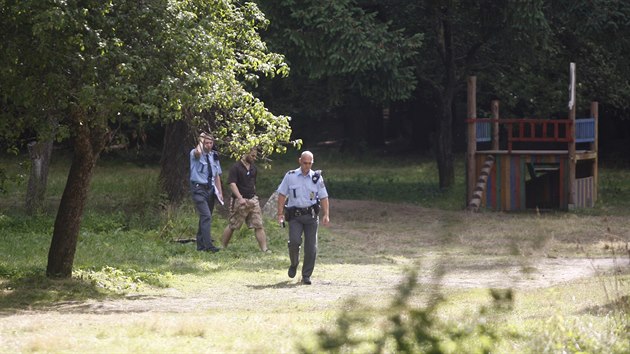 Po vkendu byl u tbor Kratizna nedaleko Hodic na Jihlavsku przdn. Dti, kter se vyhnuly nkaze, odjely dom. Na tboiti byli pouze
organiztoi a policejn hldka.