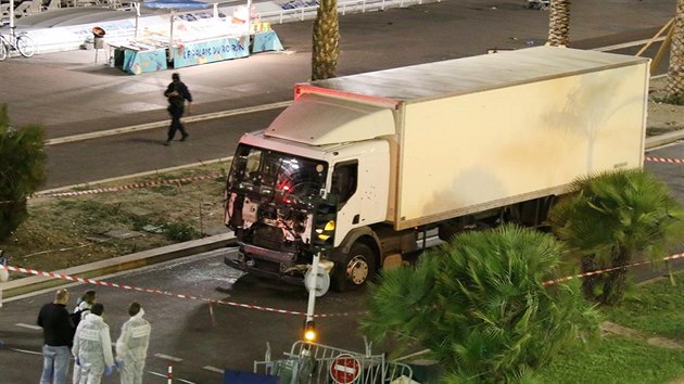 Nkladn vz, kterm terorista v Nice zabil pes osmdest lid (15. ervence 2016).