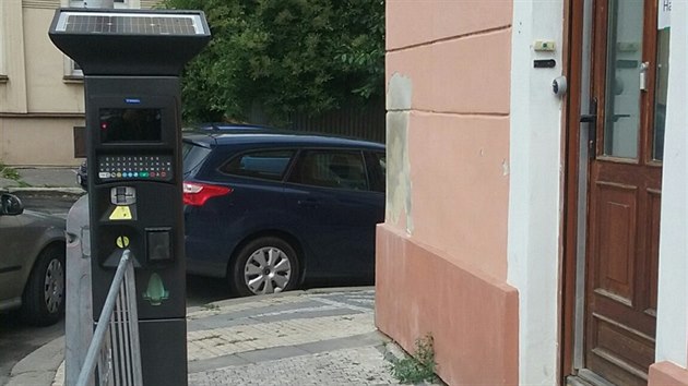 Parkovac automat v ulici Na Neklance.