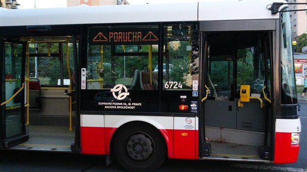 Pasar napadl idie praskho mstskho autobusu na sdliti Lhotka