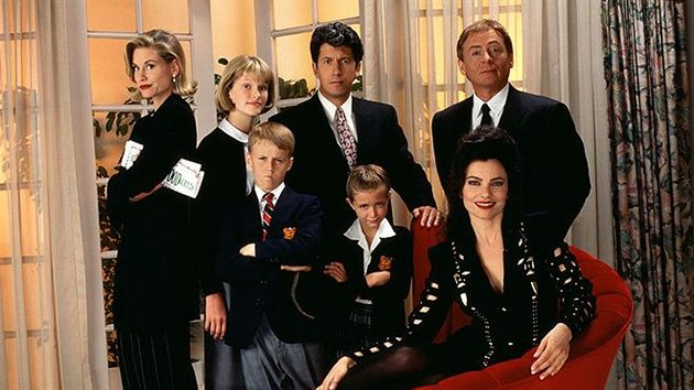 Lauren Lane, Nicholle Tomov, Benjamin Salisbury, Charles Shaughnessy, Madeline Zima, Daniel Davis a Fran Drescherov v serilu Chva k pohledn (1993)