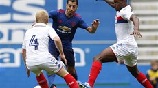 ...nebo Henricha Mchitarjana, arménského fotbalistu, jenž do Manchesteru... ...nebo Henricha Mchitarjana, arménského fotbalistu, jenž do Manchesteru...