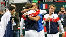 Francouzi se radují po výhe Jo-Wilfrieda Tsongy.