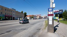 Na českobudějovické Husově třídě vyrostou semafory mezi zastávkami MHD u... Na českobudějovické Husově třídě vyrostou semafory mezi zastávkami MHD u...