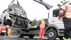 Mladé rodin vzplálo na dálnici pi cest do porodnice auto.