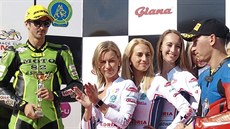 Lukáš Pešek (vpravo) a jeho bratr Karel na stupních vítězů po závodu seriálu... Lukáš Pešek (vpravo) a jeho bratr Karel na stupních vítězů po závodu seriálu...