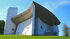 Kaple Notre Dame du Haut ve východofrancouzské obci Ronchamp. Kaple Notre Dame du Haut ve východofrancouzské obci Ronchamp.