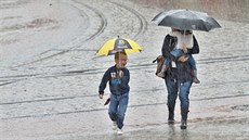 Liberec skrápěl ve čtvrtek vytrvalý déšť. Liberec skrápěl ve čtvrtek vytrvalý déšť.
