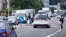 V Náchod zaaly opravy Praské a Polské ulice (18.7.2016).