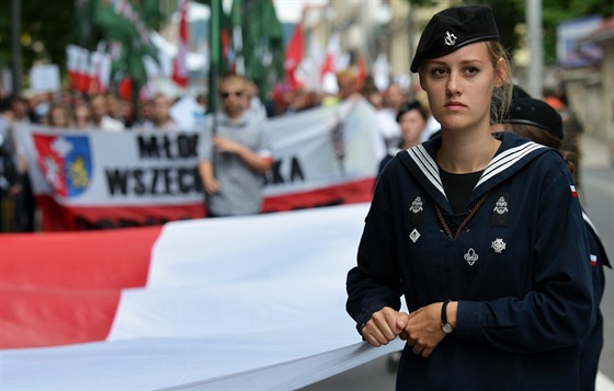 Pochod k uctní památky obtí volyských masakr za 2. svtové války v polském...