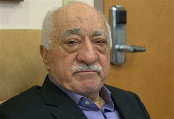 Fethullah Gülen ve svém dom v americkém Saylorsburgu (16. ervence 2016)