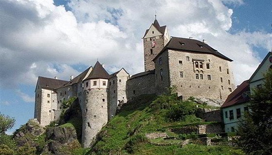 Na hrad Lokti byl Karel IV. vznn coby batole, ale hrad si v dosplosti...