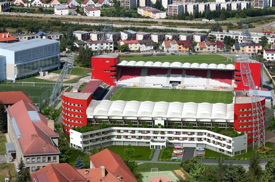 Takto by ml podle vizualizace jihlavský fotbalový stadion vypadat. V nové...