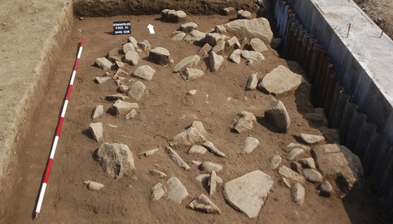 Prostjovtí archeologové nali u Domamyslic tyi hroby z období platnické...
