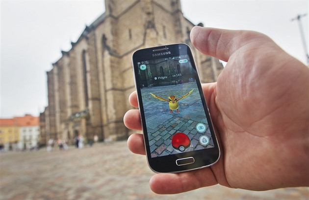 Mobilní hra Pokémon GO.