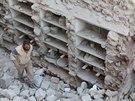Následky vládních nálet v syrském Aleppu (16. ervence 2016)