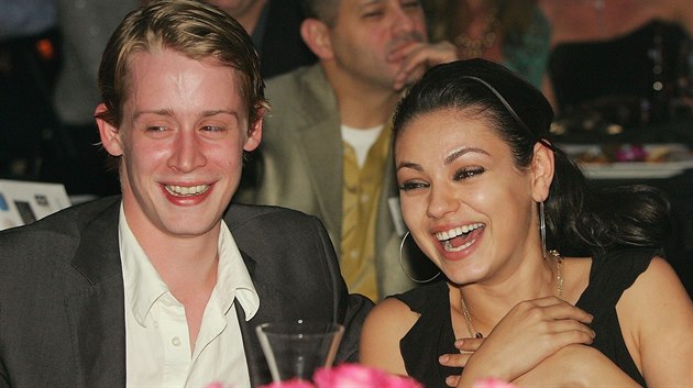 Macaulay Culkin a Mila Kunisová (Las Vegas, 15. října 2005) Macaulay Culkin a Mila Kunisová (Las Vegas, 15. října 2005)
