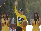 LUT PDIUM. Na paskm bulvru Champs-lyses pevzal Chris Froome...