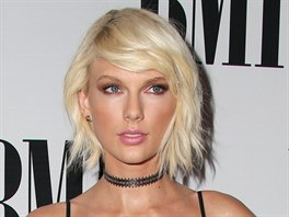 Taylor Swiftová si letos proila krátký románek s platinovou blond. S trendy...