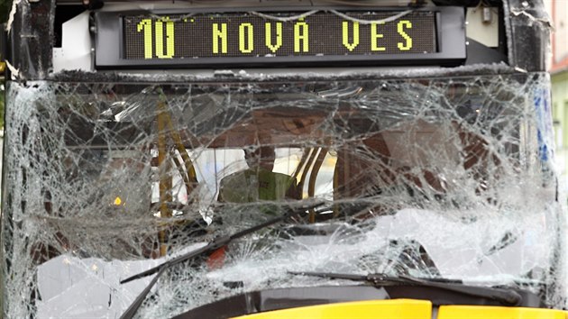 Pi srce trolejbusu s autobusem v Teplicch bylo zranno 14 lid (21.7.2016)