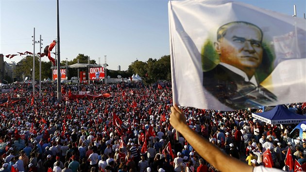 Manifestace v centru Istanbulu (24. ervence 2016)