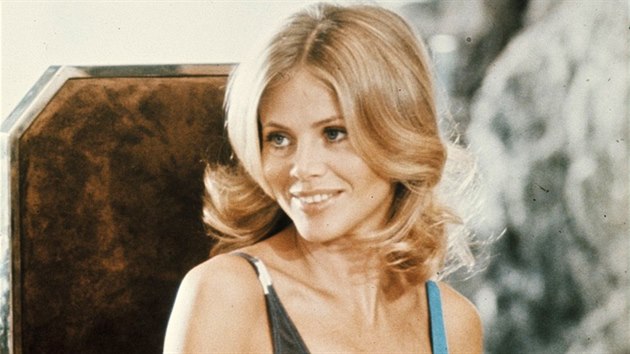 BRITT EKLANDOV (jako Mary Goodnight ve filmu Mu se zlatou zbran, 1974)