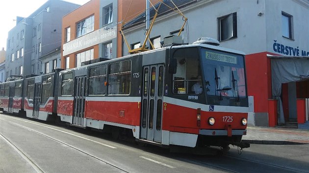 Zkuebn jzdy tramvaj po nov zrekonstruovan ulici Minsk