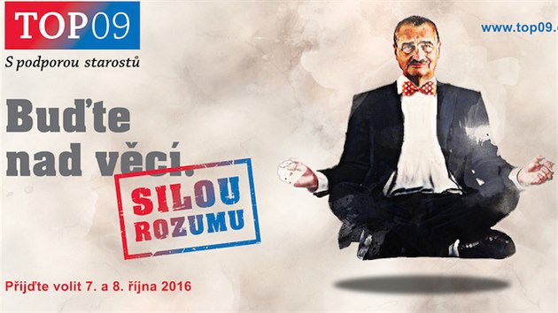 K volbm bude zvt i tento billboard. Levitujc estn pedseda TOP 09 Karel Schwarzenberg