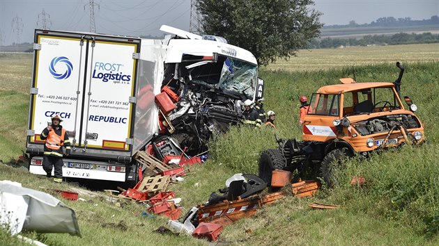 Provoz na D2 na 48. km ve smru na Brno zastavila 25. ervence kolem 10:45 nehoda kamionu a dvou voz silni.