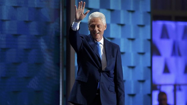 Na sjezdu demokrat ve Filadelfii promluvil i bval prezident Bill Clinton, kter podpoil svou manelku Hillary (27. ervence 2016).