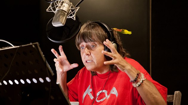 Barbora Hrzánová při nahrávání Pohádkové medicíny.