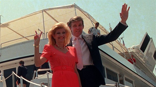 Donald Trump a jeho manelka Ivana (New York, 4. ervence 1988)